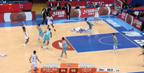 石破天惊！法耶持球直杀篮下 起飞滑翔单臂爆筐