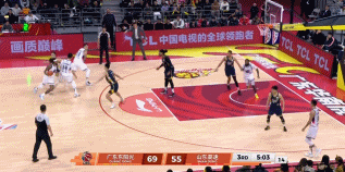 大举反击！鲍威尔连中三分后陈林坚三分也有 山东迅速迫近比分