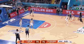 翻过来了!浙江抢断张洪硕反击扣篮反超打停宁波 翻过来了!浙江抢断张洪硕反击扣篮反超打停宁波