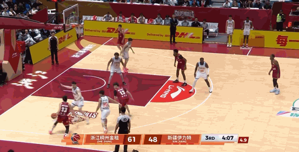 拆炸弹！吴前接球迎着两人扑防命中压哨三分球