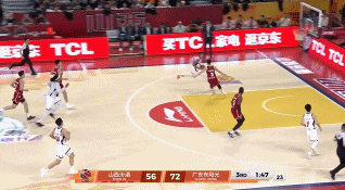 主攻手!奎因20中9拿到21分7助5断1帽 正负值+6 主攻手!奎因20中9拿到21分7助5断1帽 正负值+6