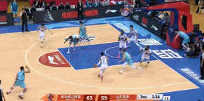 攻防建功！克里斯暴扣后抢断并助攻鲍威尔三分 率队反超打停青岛