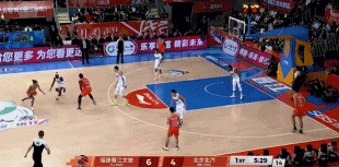 内外开花！邹阳三分命中后反击得手连得5分 率队打停北京