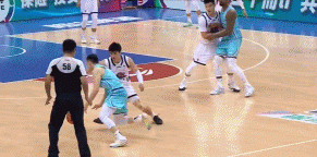 提前打卡！于德豪被吹防守犯规5犯离场 全场拿到1分6助