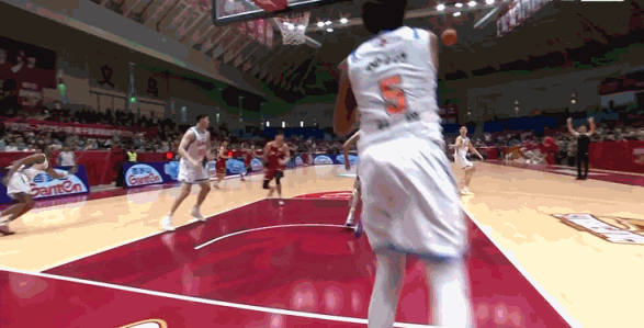 神仙球！最后5秒伊力福拉提接后场长传前倾三分压哨打板命中