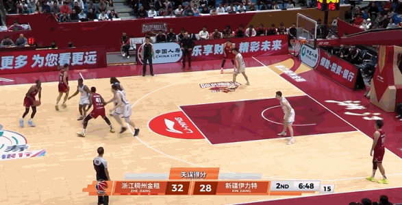 又拉开了!浙江一波12-2的攻势打停新疆 分差再次来到两位数 又拉开了!浙江一波12-2的攻势打停新疆 分差再次来到两位数