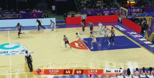 投桃报李！杜伯超长传助西伯恩压哨暴扣 末节西伯恩回传前者扣篮