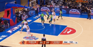 事不过三!王少杰连续强攻遭封盖 第三次补扣得手 事不过三!王少杰连续强攻遭封盖 第三次补扣得手