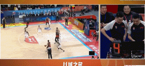 有点危险！焦海龙背后推空中的克里斯 被吹违体犯规