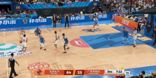 第三节了!张文逸命中三分 为广东本场本土球员第一个运动战进球 第三节了!张文逸命中三分 为广东本场本土球员第一个运动战进球