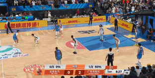 手感火热！斯佩尔曼开场里突外投&双手补扣个人连拿12分