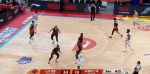 还来得及！新疆落后20分哈里斯命中止血三分 新疆此前三分9中0