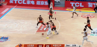 表演时刻！克里斯反击空篮秀大风车暴扣点燃主场