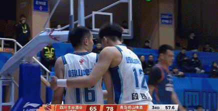 有点不冷静！王奕博对裁判吹罚很不满一直喋喋不休 被吹技术犯规