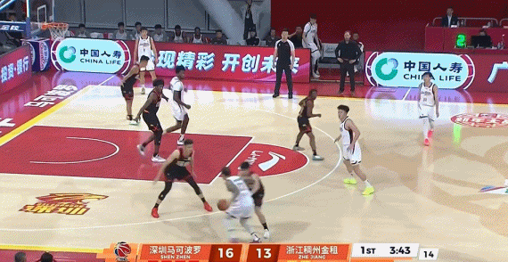 这弹跳真棒！约克突破直接抛传 达米安·琼斯空接暴力砸扣！