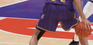 互飚！里勒单打撤步三分球&萨姆纳突破上进压哨两分