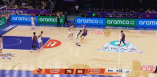 镇守篮下！廖三宁突破冲扣被王少杰摁帽封下