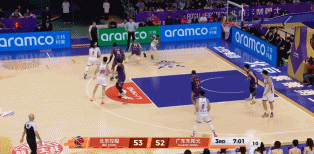 没吹犯规就不错了！萨姆纳反跑直接暴扣 江林俊封盖不成重摔