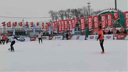 追光丨雪地“村超” 热气腾腾