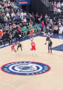 不容易！哈登单打德里克·怀特 强突顶着两人抛投打成2+1！