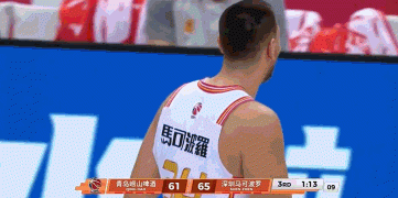 下班挺早!三节没打完 马里奇无球被吹犯规&5犯离场 下班挺早!三节没打完 马里奇无球被吹犯规&5犯离场