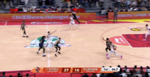 真有能力！约克最后一攻运到前场 高高拔起超远三分压哨命中！