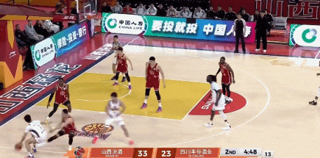 视野不错！段睿骐吸引包夹背后击地妙传 刘冠杉空位三分命中止血