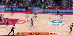 双外连线！奎因反击空接萨姆纳腾空暴扣！