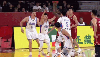 突然爆了！原帅突破上篮反超比分 末节已经11分
