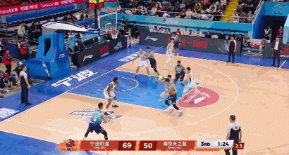 花了！罗凯文接锅压哨三分命中 宁波领先同曦20+