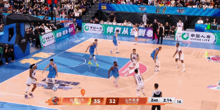 这球传得好!谢智杰借掩护吸引包夹 虚晃后击地妙传陶汉林扣空篮 这球传得好!谢智杰借掩护吸引包夹 虚晃后击地妙传陶汉林扣空篮