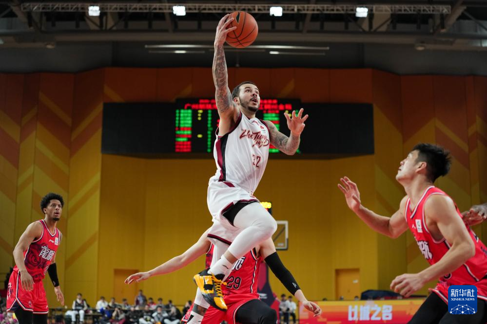 CBA常规赛：浙江稠州金租胜广州朗肽海本