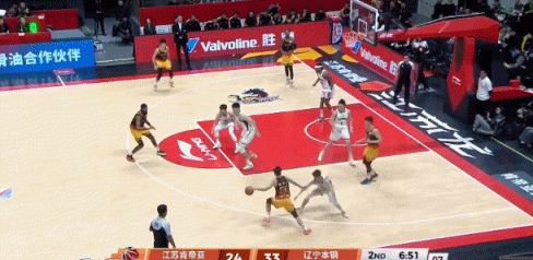 有得分能力但不够稳！庞峥麟半场7分全第二节所得 随后连续失误