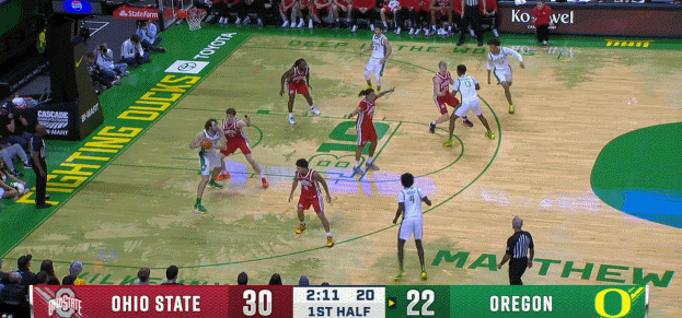 彻底攻开了！林葳底角接球迎着防守命中三分球