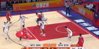 够强硬!陈国豪篮下硬凿打成2+1 分差上双 够强硬!陈国豪篮下硬凿打成2+1 分差上双