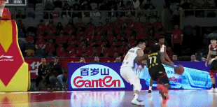 力挽狂澜!史密斯25中16&罚球10中9怒轰45分9板9助3断1帽! 力挽狂澜!史密斯25中16&罚球10中9怒轰45分9板9助3断1帽!