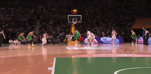 连续犯错！辽宁失误徐杰得球反击 李虎翼追防违体