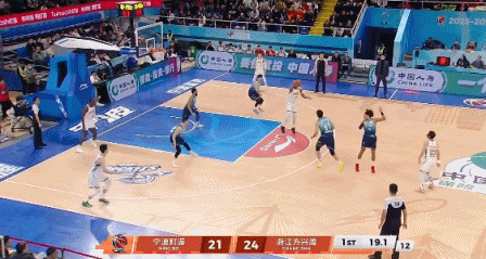 卡尔顿翻身打板命中 广厦打出10-0的高潮结束首节&反超宁波5分