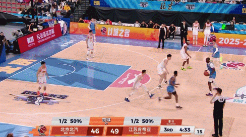 个人能力不俗！贝利急停抛投+底角三分都能命中 帮助球队咬住比分