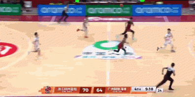 五大囧!张兴亮反击晃飞防守传陈国豪直接扔出界 五大囧!张兴亮反击晃飞防守传陈国豪直接扔出界