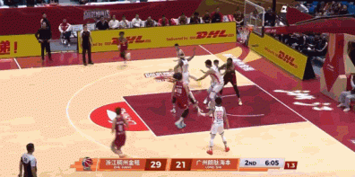 自己打了一波!徐昕防守端遮天大帽 跟进补篮得分&个人连拿7分 自己打了一波!徐昕防守端遮天大帽 跟进补篮得分&个人连拿7分