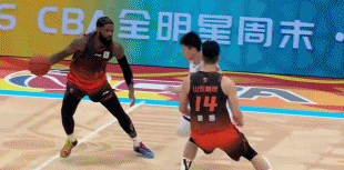 都很准！半场鲍威尔9中5&三分5中3 珀塞尔三分5中4 二人合砍29分