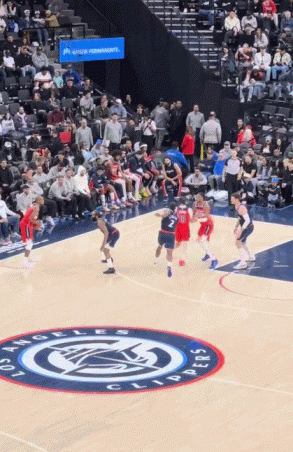 好帽！大洛边退边防&补防盖掉萨尔空接被吹犯规 快船挑战成功