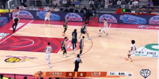 老对手了！张镇麟前两次三分出手全部命中 助队拉开分差