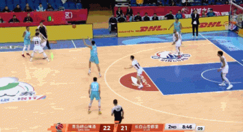 弹速够快！张扬切入单臂隔扣吉林外援威尔逊