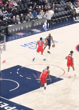 滴水不漏！萨尔跟防哈登 起飞送后者钉板大帽