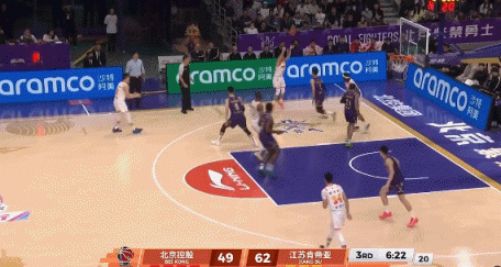 庞峥麟左侧射三分命中本场运动战第一球 江苏12-0打停北控