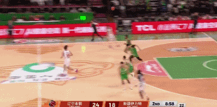赛季首球来了！赵继伟追身三分打板涮筐命中