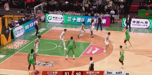 就差2分了！新疆第三节后半段轰出一波11-0小高潮