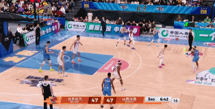 武当梯云纵！杰曼中路突击 空中漫步过掉防守拉杆上篮打中